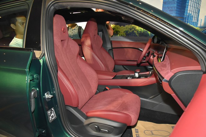 MG7 ra mắt Việt Nam: Giá cao nhất 1,018 tỷ, đấu K5, Mazda6 bằng động cơ 227 mã lực, 'full' ADAS, có chi tiết duy nhất trong phân khúc- Ảnh 18. MG7 ra mắt Việt Nam: Giá cao nhất 1,018 tỷ, đấu K5, Mazda6 bằng động cơ 227 mã lực, 'full' ADAS, có chi tiết duy nhất trong phân khúc- Ảnh 18.