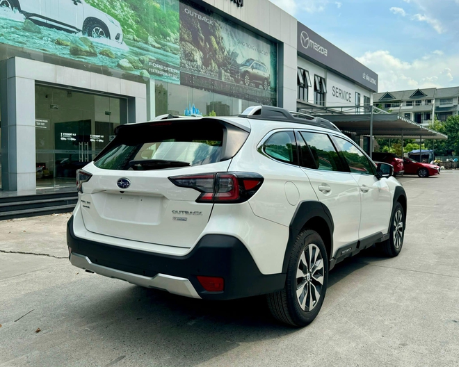 Subaru Outback giảm hơn 400 triệu tại đại lý, SUV 5 chỗ vẫn đắt hơn Palisade bản cao nhất tới cả trăm triệu- Ảnh 5. Subaru Outback giảm hơn 400 triệu tại đại lý, SUV 5 chỗ vẫn đắt hơn Palisade bản cao nhất tới cả trăm triệu- Ảnh 5.