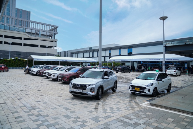 Hyundai bảo dưỡng gần 800 xe, đón 5.000 lượt khách trong 6 tháng chạy tour chăm sóc chủ xe xuyên Việt- Ảnh 2. Hyundai bảo dưỡng gần 800 xe, đón 5.000 lượt khách trong 6 tháng chạy tour chăm sóc chủ xe xuyên Việt- Ảnh 2.