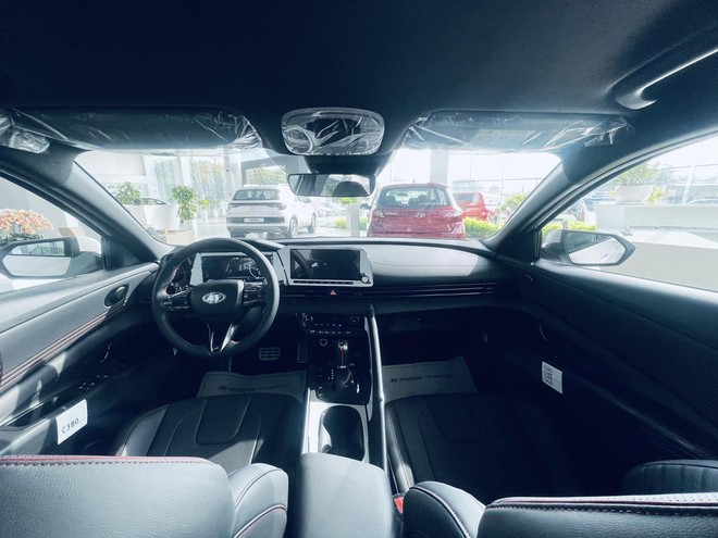 Hyundai Elantra giảm gần 80 triệu tại đại lý: Bản N-Line còn dưới 700 triệu, đấu Civic RS với giá rẻ hơn niêm yết bản ‘base’ của đối thủ- Ảnh 6. Hyundai Elantra giảm gần 80 triệu tại đại lý: Bản N-Line còn dưới 700 triệu, đấu Civic RS với giá rẻ hơn niêm yết bản ‘base’ của đối thủ- Ảnh 6.