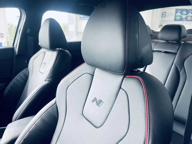 Hyundai Elantra giảm gần 80 triệu tại đại lý: Bản N-Line còn dưới 700 triệu, đấu Civic RS với giá rẻ hơn niêm yết bản ‘base’ của đối thủ- Ảnh 8. Hyundai Elantra giảm gần 80 triệu tại đại lý: Bản N-Line còn dưới 700 triệu, đấu Civic RS với giá rẻ hơn niêm yết bản ‘base’ của đối thủ- Ảnh 8.