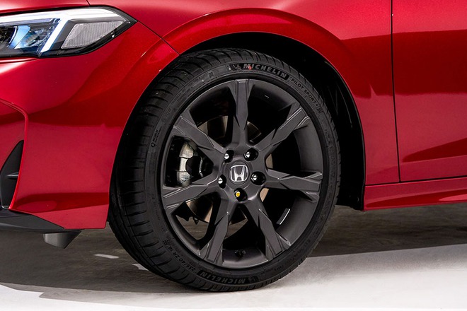 Honda Civic 2025 nhận cọc tại Việt Nam: 3 bản, thiết kế mới, thêm động cơ hybrid cạnh tranh Corolla Altis- Ảnh 9. Honda Civic 2025 nhận cọc tại Việt Nam: 3 bản, thiết kế mới, thêm động cơ hybrid cạnh tranh Corolla Altis- Ảnh 9.