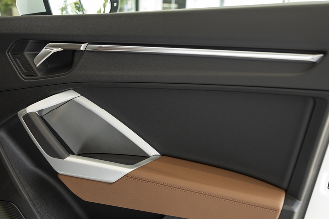 Audi Q3 2024 thêm bản mới tại Việt Nam: Đấu X1 và XC40 bằng gói thể thao, giá từ 1,89 tỷ đồng- Ảnh 32. Audi Q3 2024 thêm bản mới tại Việt Nam: Đấu X1 và XC40 bằng gói thể thao, giá từ 1,89 tỷ đồng- Ảnh 32.