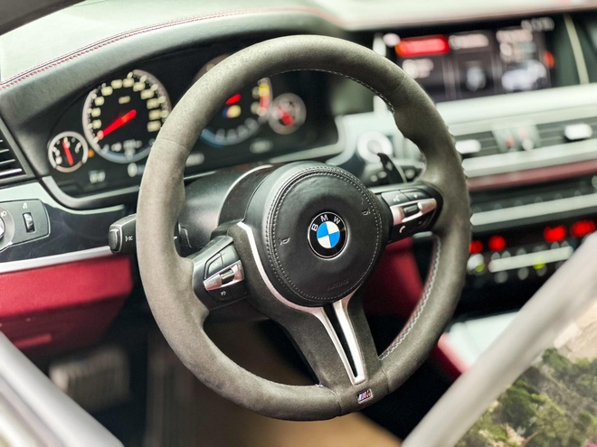BMW 528i độ 'đầu một đằng, đuôi một nẻo' bán lại giá 599 triệu đồng, CĐM thắc mắc 'tiền độ có đắt hơn tiền xe'- Ảnh 10. BMW 528i độ 'đầu một đằng, đuôi một nẻo' bán lại giá 599 triệu đồng, CĐM thắc mắc 'tiền độ có đắt hơn tiền xe'- Ảnh 10.