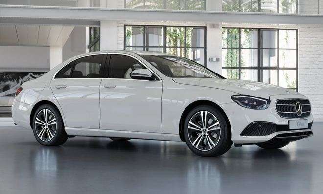 Mercedes-Benz chơi lớn: E-Class giảm giá tới 250 triệu, BMW 5-Series phải dè chừng- Ảnh 3.