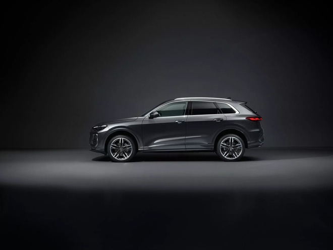 Audi Q5 2025 ra mắt: Nội thất rộng nhất lịch sử, 3 màn hình ‘hot trend’, bản base mạnh hơn 200 mã lực đấu GLC- Ảnh 11. Audi Q5 2025 ra mắt: Nội thất rộng nhất lịch sử, 3 màn hình ‘hot trend’, bản base mạnh hơn 200 mã lực đấu GLC- Ảnh 11.