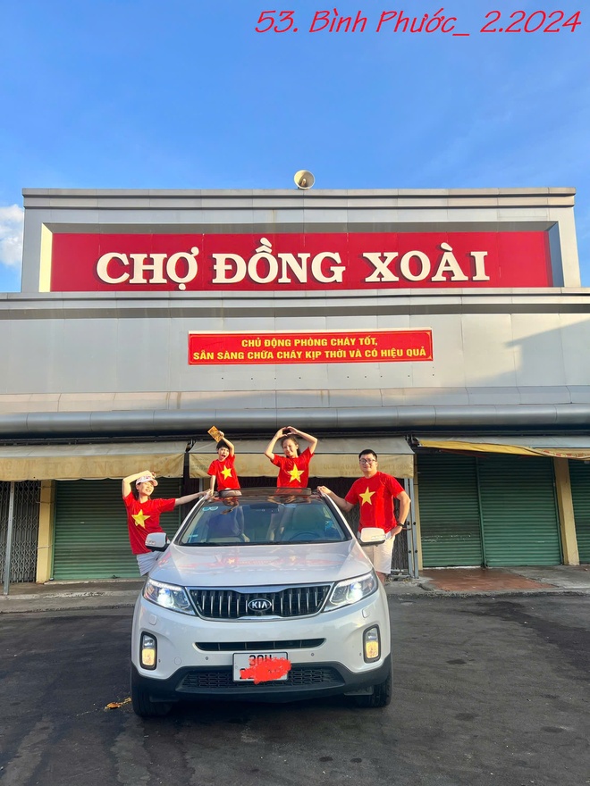 Gia đình lái Kia Sorento 18 chuyến để xuyên Việt check in 63 tỉnh thành với áo cờ đỏ sao vàng: 'Chuyến ngắn nhất chỉ 1 ngày, dài nhất 25 ngày'- Ảnh 13. Gia đình lái Kia Sorento 18 chuyến để xuyên Việt check in 63 tỉnh thành với áo cờ đỏ sao vàng: 'Chuyến ngắn nhất chỉ 1 ngày, dài nhất 25 ngày'- Ảnh 13.