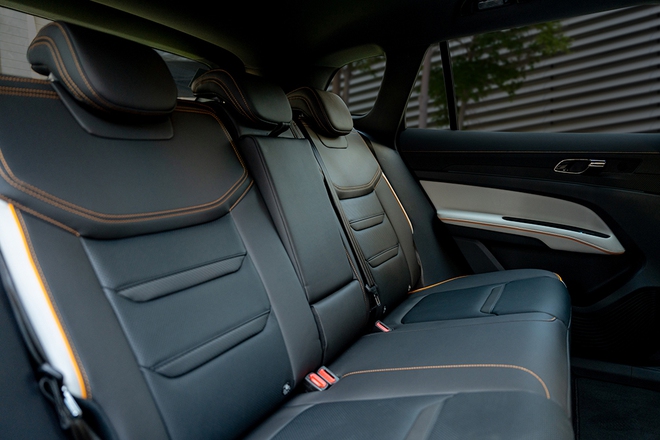 Ford Territory Sport ra mắt Việt Nam: Giá 909 triệu đồng, nhiều chi tiết thể thao từ trong ra ngoài cạnh tranh CX-5- Ảnh 15. Ford Territory Sport ra mắt Việt Nam: Giá 909 triệu đồng, nhiều chi tiết thể thao từ trong ra ngoài cạnh tranh CX-5- Ảnh 15.