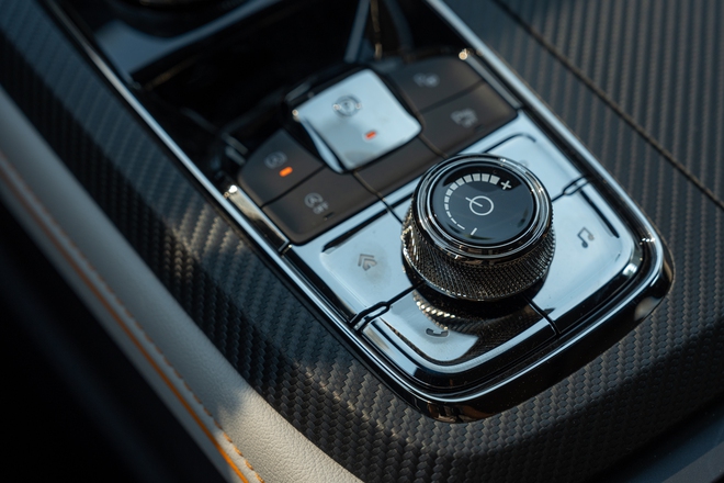 Ford Territory Sport đấu Hyundai Tucson bản dầu với cùng giá 909 triệu đồng: Xe Mỹ hơn tiện nghi, xe Hàn 'ăn' vận hành- Ảnh 7. Ford Territory Sport đấu Hyundai Tucson bản dầu với cùng giá 909 triệu đồng: Xe Mỹ hơn tiện nghi, xe Hàn 'ăn' vận hành- Ảnh 7.