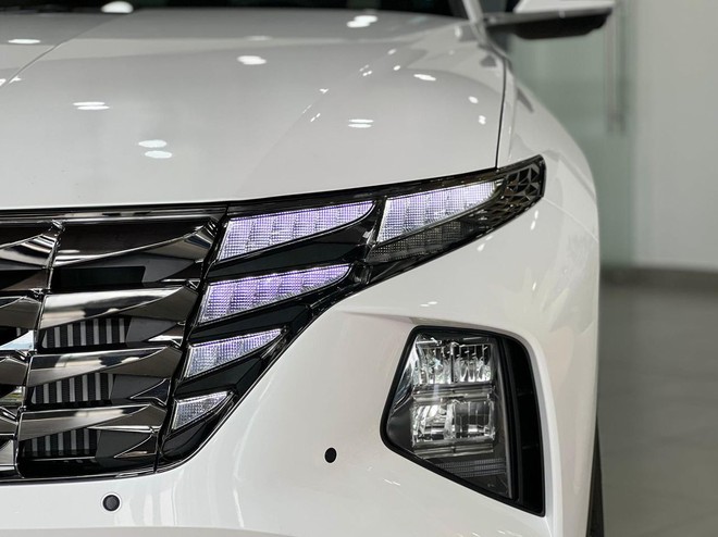 Ford Territory Sport đấu Hyundai Tucson bản dầu với cùng giá 909 triệu đồng: Xe Mỹ hơn tiện nghi, xe Hàn 'ăn' vận hành- Ảnh 4. Ford Territory Sport đấu Hyundai Tucson bản dầu với cùng giá 909 triệu đồng: Xe Mỹ hơn tiện nghi, xe Hàn 'ăn' vận hành- Ảnh 4.