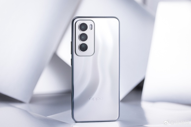 Chưa ra mắt, OPPO Reno12 đã có loạt ảnh cận cảnh: Thiết kế "mới mà cũ" với phong cách thời trang Y2K- Ảnh 19. Chưa ra mắt, OPPO Reno12 đã có loạt ảnh cận cảnh: Thiết kế "mới mà cũ" với phong cách thời trang Y2K- Ảnh 19.