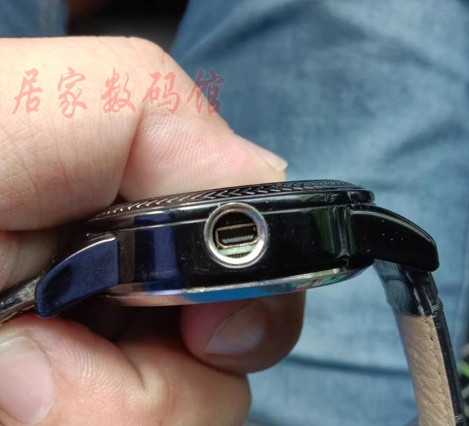 Đây là đồng hồ dùng để quay lén Châu Bùi: Thiết kế quá tinh vi, hoá ra được bán công khai trên Shopee từ lâu- Ảnh 10. Đây là đồng hồ dùng để quay lén Châu Bùi: Thiết kế quá tinh vi, hoá ra được bán công khai trên Shopee từ lâu- Ảnh 10.