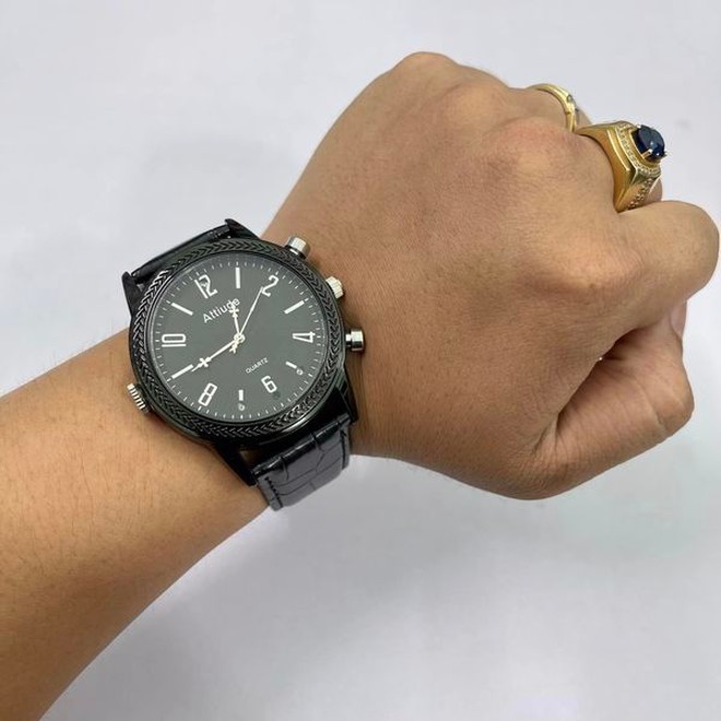 Đây là đồng hồ dùng để quay lén Châu Bùi: Thiết kế quá tinh vi, hoá ra được bán công khai trên Shopee từ lâu- Ảnh 8. Đây là đồng hồ dùng để quay lén Châu Bùi: Thiết kế quá tinh vi, hoá ra được bán công khai trên Shopee từ lâu- Ảnh 8.