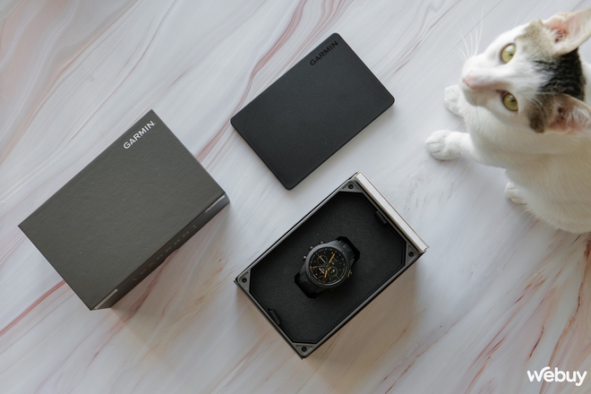 Trên tay Garmin MARQ Athlete (Gen 2) Carbon Edition: Đẹp sang, đeo thoải mái, thêm tính năng mà Apple, Samsung cũng nên học hỏi ngay- Ảnh 5. Trên tay Garmin MARQ Athlete (Gen 2) Carbon Edition: Đẹp sang, đeo thoải mái, thêm tính năng mà Apple, Samsung cũng nên học hỏi ngay- Ảnh 5.