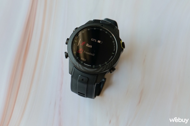 Trên tay Garmin MARQ Athlete (Gen 2) Carbon Edition: Đẹp sang, đeo thoải mái, thêm tính năng mà Apple, Samsung cũng nên học hỏi ngay- Ảnh 8. Trên tay Garmin MARQ Athlete (Gen 2) Carbon Edition: Đẹp sang, đeo thoải mái, thêm tính năng mà Apple, Samsung cũng nên học hỏi ngay- Ảnh 8.
