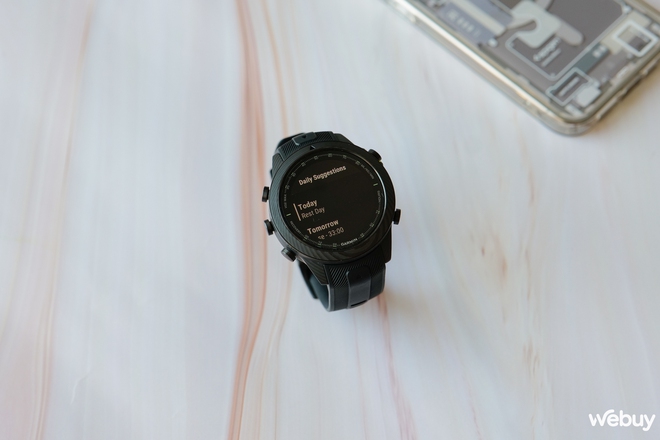 Trên tay Garmin MARQ Athlete (Gen 2) Carbon Edition: Đẹp sang, đeo thoải mái, thêm tính năng mà Apple, Samsung cũng nên học hỏi ngay- Ảnh 7. Trên tay Garmin MARQ Athlete (Gen 2) Carbon Edition: Đẹp sang, đeo thoải mái, thêm tính năng mà Apple, Samsung cũng nên học hỏi ngay- Ảnh 7.