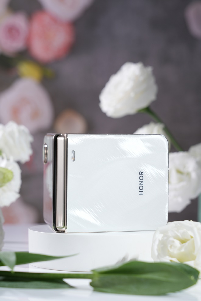 Chưa ra mắt nhưng đây chính là chiếc smartphone gập "vỏ sò" đẹp nhất: OPPO, Huawei hay Samsung đều cần phải học tập- Ảnh 16. Chưa ra mắt nhưng đây chính là chiếc smartphone gập "vỏ sò" đẹp nhất: OPPO, Huawei hay Samsung đều cần phải học tập- Ảnh 16.