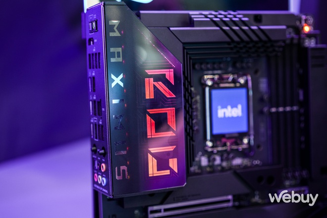 Dạo một vòng gian trưng bày linh kiện PC ASUS tại Computex 2024: Modem Wi-fi 7 'nhền nhện' siêu lớn, nguồn dự phòng hình búa Mjolnir- Ảnh 9. Dạo một vòng gian trưng bày linh kiện PC ASUS tại Computex 2024: Modem Wi-fi 7 'nhền nhện' siêu lớn, nguồn dự phòng hình búa Mjolnir- Ảnh 9.