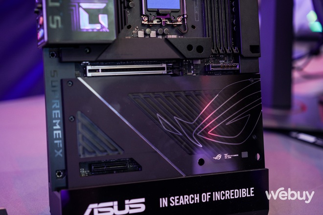 Dạo một vòng gian trưng bày linh kiện PC ASUS tại Computex 2024: Modem Wi-fi 7 'nhền nhện' siêu lớn, nguồn dự phòng hình búa Mjolnir- Ảnh 8. Dạo một vòng gian trưng bày linh kiện PC ASUS tại Computex 2024: Modem Wi-fi 7 'nhền nhện' siêu lớn, nguồn dự phòng hình búa Mjolnir- Ảnh 8.