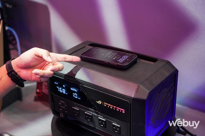 Dạo một vòng gian trưng bày linh kiện PC ASUS tại Computex 2024: Modem Wi-fi 7 'nhền nhện' siêu lớn, nguồn dự phòng hình búa Mjolnir- Ảnh 13. Dạo một vòng gian trưng bày linh kiện PC ASUS tại Computex 2024: Modem Wi-fi 7 'nhền nhện' siêu lớn, nguồn dự phòng hình búa Mjolnir- Ảnh 13.