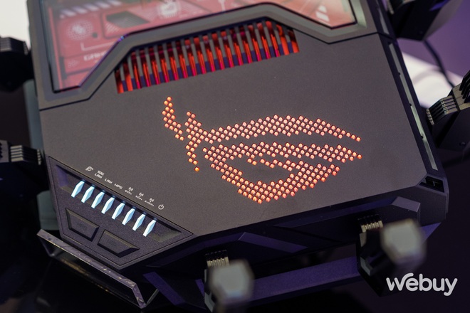 Dạo một vòng gian trưng bày linh kiện PC ASUS tại Computex 2024: Modem Wi-fi 7 'nhền nhện' siêu lớn, nguồn dự phòng hình búa Mjolnir- Ảnh 2. Dạo một vòng gian trưng bày linh kiện PC ASUS tại Computex 2024: Modem Wi-fi 7 'nhền nhện' siêu lớn, nguồn dự phòng hình búa Mjolnir- Ảnh 2.