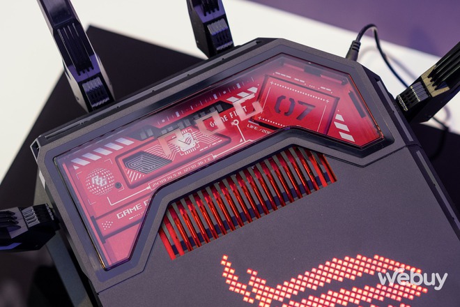 Dạo một vòng gian trưng bày linh kiện PC ASUS tại Computex 2024: Modem Wi-fi 7 'nhền nhện' siêu lớn, nguồn dự phòng hình búa Mjolnir- Ảnh 3. Dạo một vòng gian trưng bày linh kiện PC ASUS tại Computex 2024: Modem Wi-fi 7 'nhền nhện' siêu lớn, nguồn dự phòng hình búa Mjolnir- Ảnh 3.