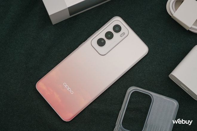 Chính thức ra mắt OPPO Reno12 series: Smartphone thiết kế đẹp, chụp ảnh AI cực chất cho giới trẻ, giá từ 9,49 triệu đồng- Ảnh 3.