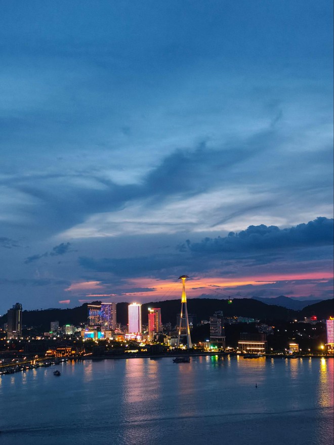 Đánh giá OPPO Reno12 Series: AI sẽ là thứ giúp bạn gắn bó với "dòng chảy bạc"- Ảnh 30. Đánh giá OPPO Reno12 Series: AI sẽ là thứ giúp bạn gắn bó với "dòng chảy bạc"- Ảnh 30.