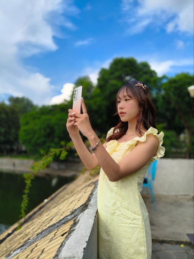 Đánh giá OPPO Reno12 Series: AI sẽ là thứ giúp bạn gắn bó với "dòng chảy bạc"- Ảnh 39. Đánh giá OPPO Reno12 Series: AI sẽ là thứ giúp bạn gắn bó với "dòng chảy bạc"- Ảnh 39.