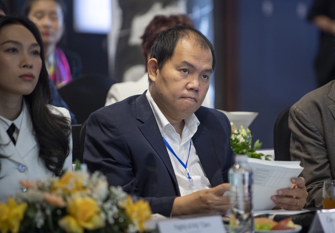 Ngắm các tác phẩm trưng bày tại Triển lãm Hành động vì cộng đồng - sự kiện đặc biệt, lần đầu tiên ở Việt Nam- Ảnh 17. Ngắm các tác phẩm trưng bày tại Triển lãm Hành động vì cộng đồng - sự kiện đặc biệt, lần đầu tiên ở Việt Nam- Ảnh 17.