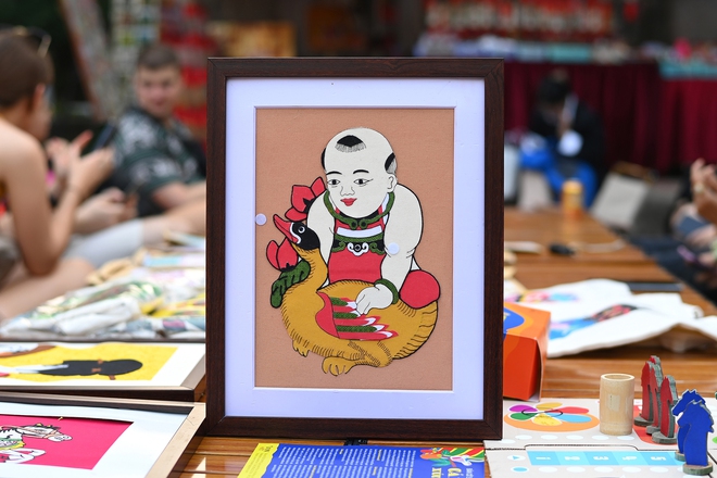 Ngắm những bức tranh vải độc đáo được làm từ nguyên liệu không ai ngờ- Ảnh 13. Ngắm những bức tranh vải độc đáo được làm từ nguyên liệu không ai ngờ- Ảnh 13.