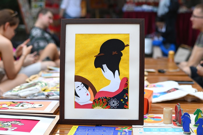 Ngắm những bức tranh vải độc đáo được làm từ nguyên liệu không ai ngờ- Ảnh 14. Ngắm những bức tranh vải độc đáo được làm từ nguyên liệu không ai ngờ- Ảnh 14.