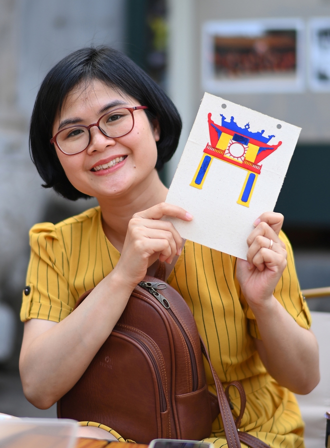 Ngắm những bức tranh vải độc đáo được làm từ nguyên liệu không ai ngờ- Ảnh 9. Ngắm những bức tranh vải độc đáo được làm từ nguyên liệu không ai ngờ- Ảnh 9.