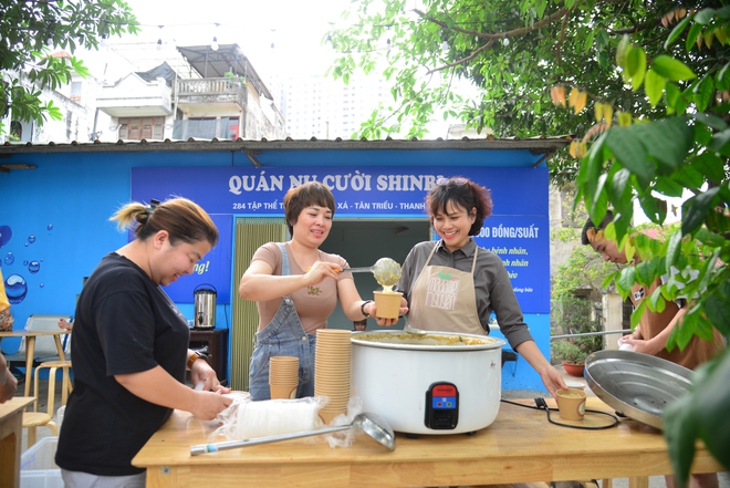 Bữa cơm 2.000 đồng cho bệnh nhân ung thư: Lãi lớn từ những nụ cười- Ảnh 1.