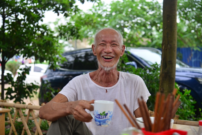 Bữa cơm 2.000 đồng cho bệnh nhân ung thư: Lãi lớn từ những nụ cười- Ảnh 13. Bữa cơm 2.000 đồng cho bệnh nhân ung thư: Lãi lớn từ những nụ cười- Ảnh 13.