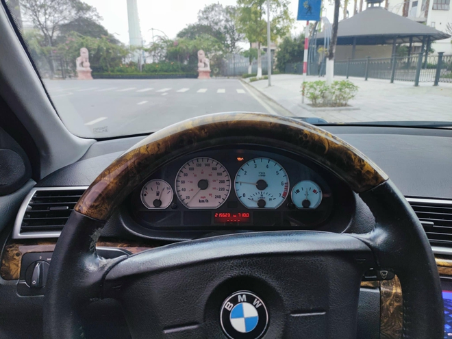 Rao bán BMW cũ giá Honda SH, người bán khẳng định: "Máy nổ, còi kêu, 4 bánh quay đều, điều hoà mát lạnh"- Ảnh 4.