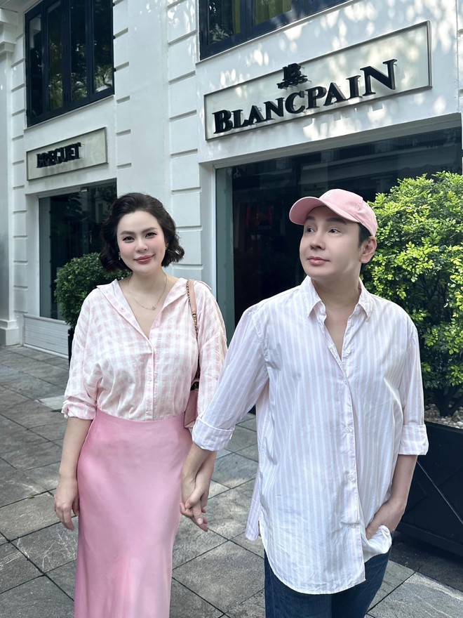 Hoa hậu quỳ gối rửa chân cho chồng sau 2 năm ly hôn: Tuyên bố đãi 1.000 bàn nếu cưới được Vũ Luân- Ảnh 8. Hoa hậu quỳ gối rửa chân cho chồng sau 2 năm ly hôn: Tuyên bố đãi 1.000 bàn nếu cưới được Vũ Luân- Ảnh 8.