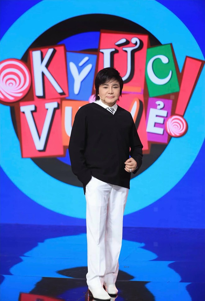 "Vua cải lương" Việt Nam: Đường tình lận đận, ly hôn vợ 2 nối lại với vợ đầu, sinh thêm 2 con- Ảnh 3. "Vua cải lương" Việt Nam: Đường tình lận đận, ly hôn vợ 2 nối lại với vợ đầu, sinh thêm 2 con- Ảnh 3.