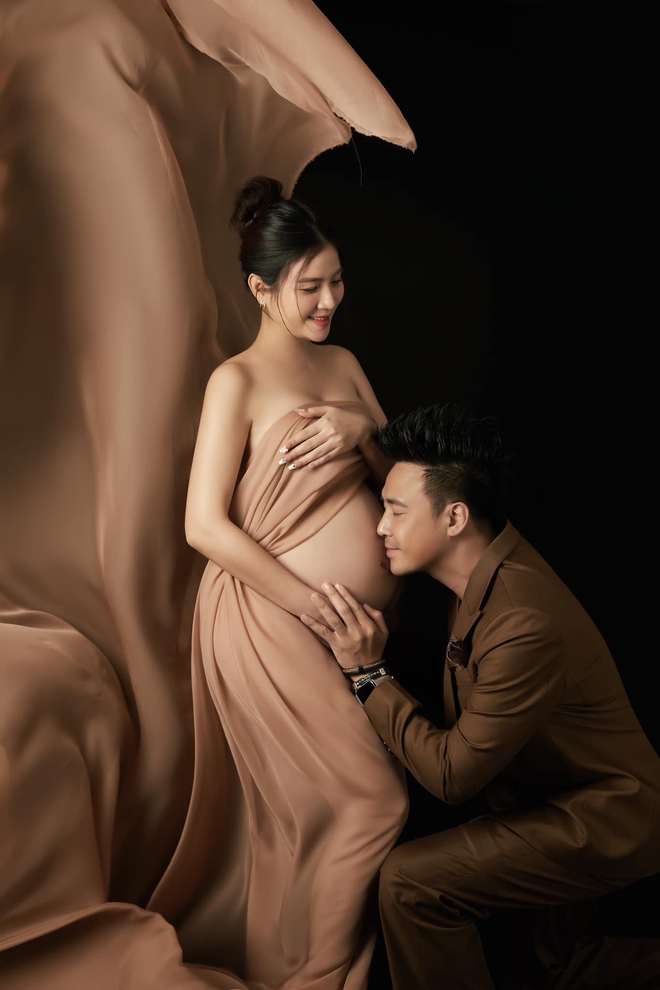 Chuyện tình như cổ tích của cặp diễn viễn Việt nổi tiếng: 8 năm Chuyện tình như cổ tích của cặp diễn viễn Việt nổi tiếng: 8 năm