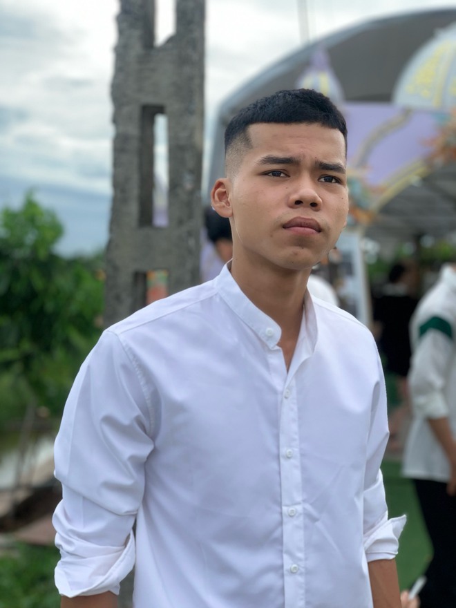 Chân dung người hùng đập tường trong vụ cháy: Chân dung người hùng đập tường trong vụ cháy: