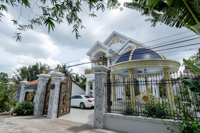 Cận cảnh biệt thự hơn 10 tỷ, rộng hàng trăm mét vuông hoa hậu Phan Thị Mơ tặng ba mẹ- Ảnh 5. Cận cảnh biệt thự hơn 10 tỷ, rộng hàng trăm mét vuông hoa hậu Phan Thị Mơ tặng ba mẹ- Ảnh 5.