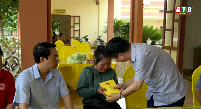 Vụ bé trai 5 tuổi tử vong do bị bỏ quên trên xe đưa đón: Đau lòng chuẩn bị tang lễ- Ảnh 3. Vụ bé trai 5 tuổi tử vong do bị bỏ quên trên xe đưa đón: Đau lòng chuẩn bị tang lễ- Ảnh 3.