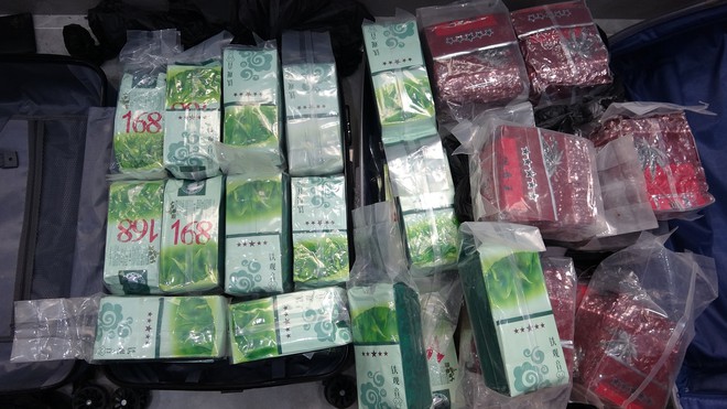 Bộ Công an ập vào 2 căn hộ chung cư cao cấp, phát hiện bí mật khủng khiếp bên trong những chiếc vali- Ảnh 1. Bộ Công an ập vào 2 căn hộ chung cư cao cấp, phát hiện bí mật khủng khiếp bên trong những chiếc vali- Ảnh 1.