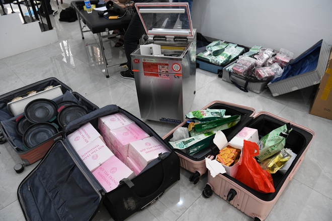 Bộ Công an ập vào 2 căn hộ chung cư cao cấp, phát hiện bí mật khủng khiếp bên trong những chiếc vali- Ảnh 4. Bộ Công an ập vào 2 căn hộ chung cư cao cấp, phát hiện bí mật khủng khiếp bên trong những chiếc vali- Ảnh 4.