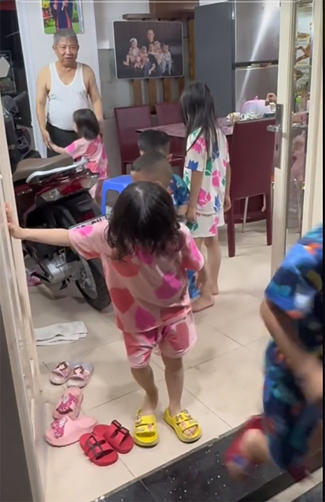Bố 7 con chật vật vì nghỉ hè, gửi sang nhà ông bà một tối nhận 20 cuộc gọi đòi “trả về nơi sản xuất”- Ảnh 2. Bố 7 con chật vật vì nghỉ hè, gửi sang nhà ông bà một tối nhận 20 cuộc gọi đòi “trả về nơi sản xuất”- Ảnh 2.