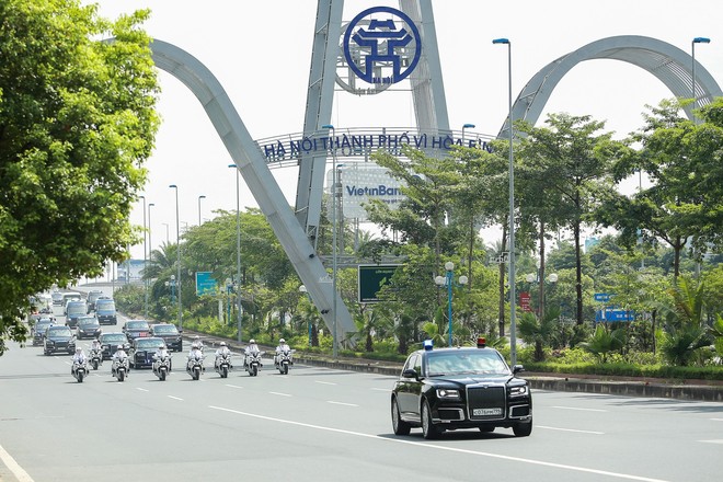 Sức mạnh đặc biệt của đoàn siêu mô tô đặc chủng Cảnh vệ Việt Nam tháp tùng Tổng thống Putin ở Hà Nội- Ảnh 2. Sức mạnh đặc biệt của đoàn siêu mô tô đặc chủng Cảnh vệ Việt Nam tháp tùng Tổng thống Putin ở Hà Nội- Ảnh 2.