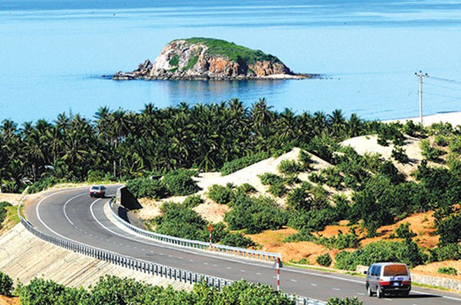 Phát hiện hòn đảo hoang sơ hình thù kỳ lạ ở biển miền Trung, rộng chưa đến 1km2, không có dân sinh sống- Ảnh 5. Phát hiện hòn đảo hoang sơ hình thù kỳ lạ ở biển miền Trung, rộng chưa đến 1km2, không có dân sinh sống- Ảnh 5.