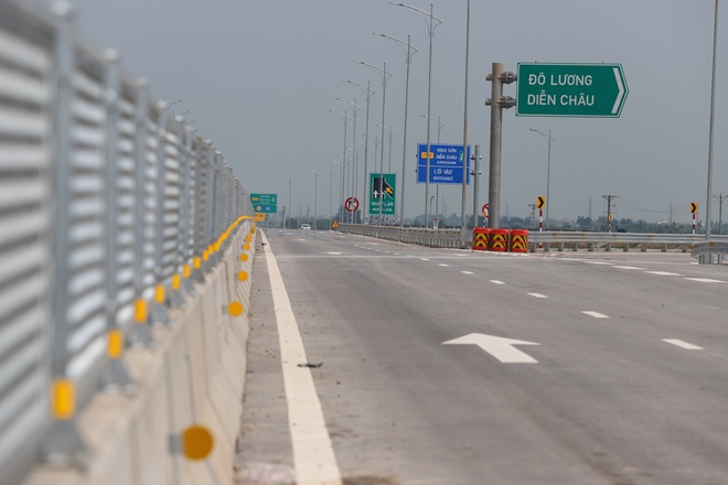Tuyến cao tốc 50km trị giá 11.150 tỷ đồng, kết nối Thủ đô với tỉnh rộng nhất Việt Nam "hối hả" về đích- Ảnh 7. Tuyến cao tốc 50km trị giá 11.150 tỷ đồng, kết nối Thủ đô với tỉnh rộng nhất Việt Nam "hối hả" về đích- Ảnh 7.