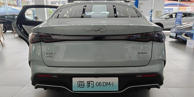 Mẫu xe đầy bình đi 2.100km, ngang tầm Camry nhưng giá chỉ 350 triệu đồng- Ảnh 14. Mẫu xe đầy bình đi 2.100km, ngang tầm Camry nhưng giá chỉ 350 triệu đồng- Ảnh 14.