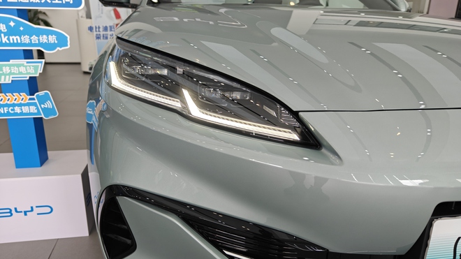 Mẫu xe đầy bình đi 2.100km, ngang tầm Camry nhưng giá chỉ 350 triệu đồng- Ảnh 8. Mẫu xe đầy bình đi 2.100km, ngang tầm Camry nhưng giá chỉ 350 triệu đồng- Ảnh 8.